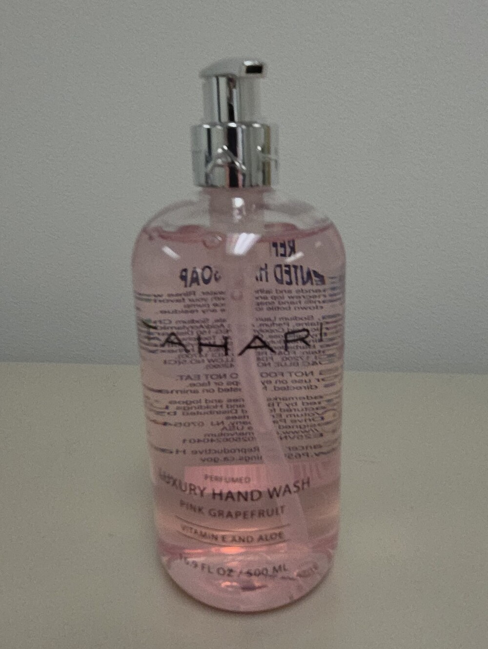 TAHARI Pink Grapefruit Luxury Hand Wash - New